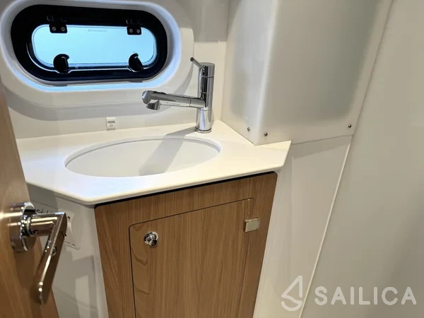 Bali 4.2 - Yacht Charter Sailica