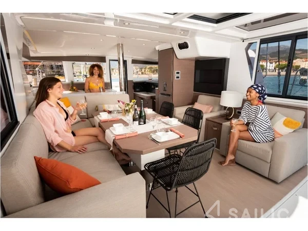 Bali 4.2 - Yacht Charter Sailica