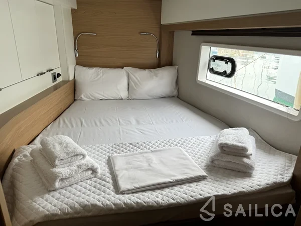 Bali 4.2 - Yacht Charter Sailica