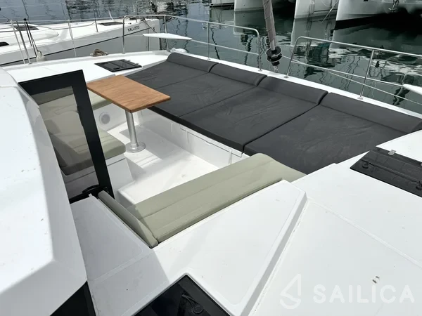 Bali 4.2 - Yacht Charter Sailica