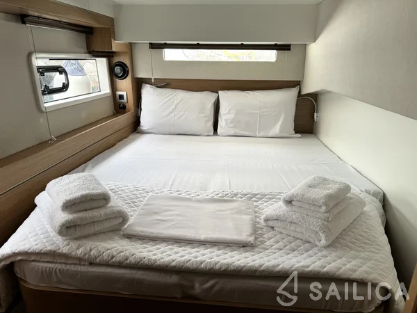 Bali 4.2 - Yacht Charter Sailica