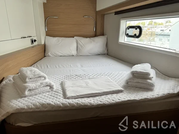 Bali 4.2 - Yacht Charter Sailica