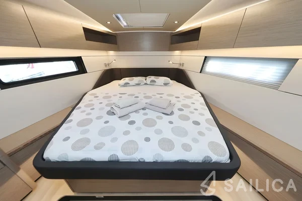 Hanse 460 - Yacht Charter Sailica