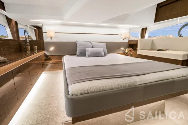 Sealine F430 - Yacht Charter Sailica