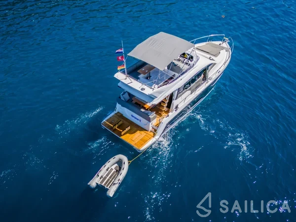 Sealine F430 - Yacht Charter Sailica