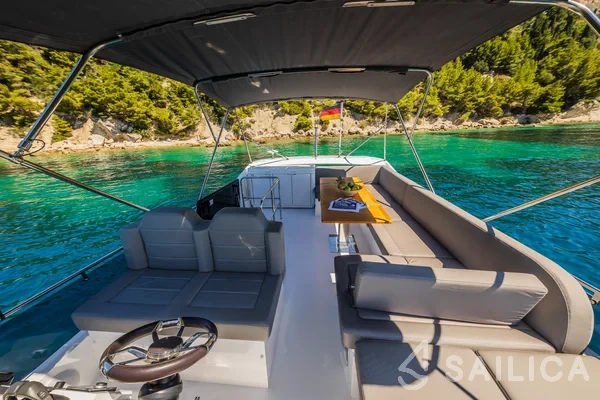 Sealine F430 - Yacht Charter Sailica