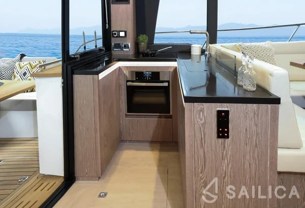 Sealine F430 - Yacht Charter Sailica