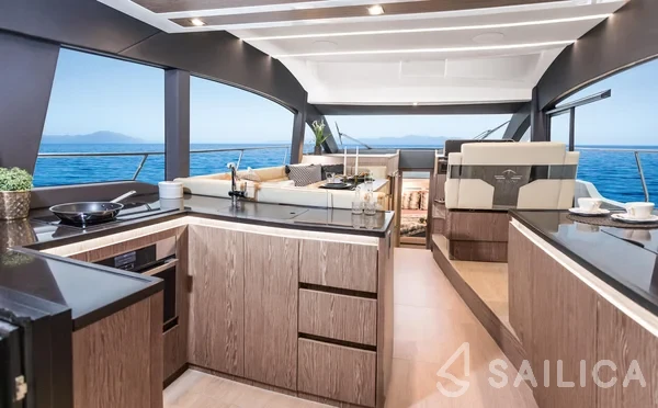 Sealine F430 - Yacht Charter Sailica