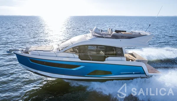 Sealine F430 - Yacht Charter Sailica