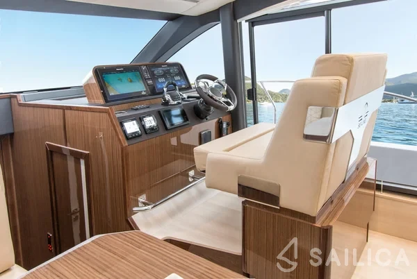 Sealine F430 - Yacht Charter Sailica