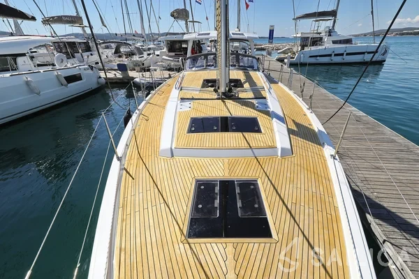 Hanse 460 - Yacht Charter Sailica