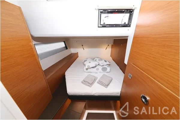 Hanse 510 - Yacht Charter Sailica