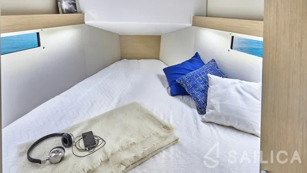 Oceanis 34.1 - Yacht Charter Sailica