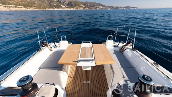 Oceanis 34.1 - Photo #15 Oceanis 34.1 - Yacht Charter Sailica