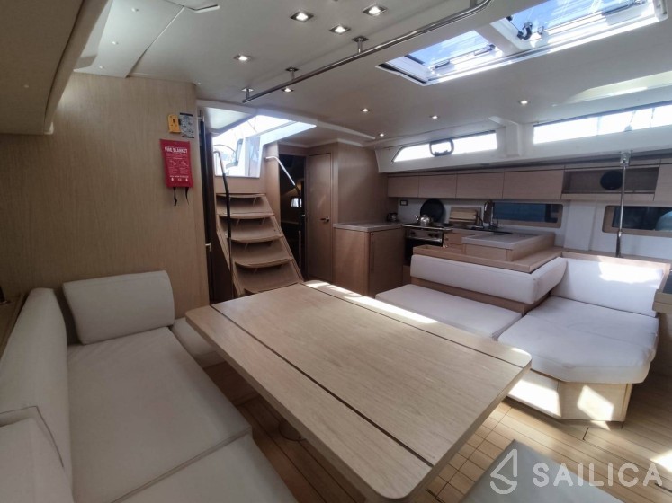 Oceanis 51.1 - Yacht Charter Sailica