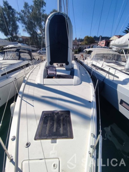 Oceanis 51.1 - Yacht Charter Sailica