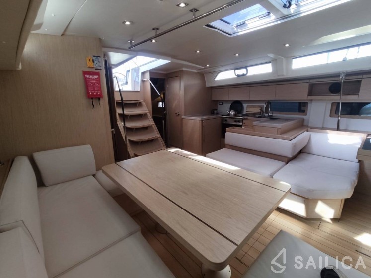 Oceanis 51.1 - Yacht Charter Sailica