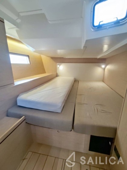Oceanis 51.1 - Yacht Charter Sailica