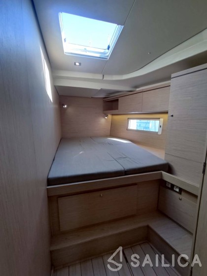 Oceanis 51.1 - Yacht Charter Sailica