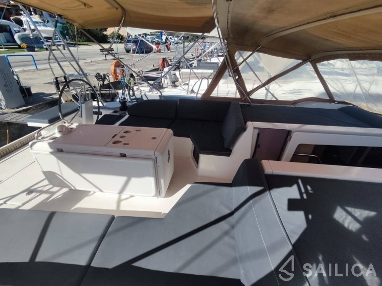 Oceanis 51.1 - Yacht Charter Sailica