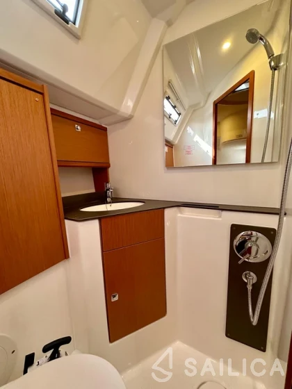 Bavaria 46 Cruiser - Yacht Charter Sailica