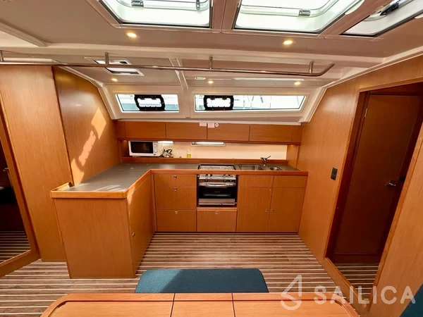 Bavaria 46 Cruiser - Yacht Charter Sailica
