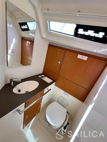 Bavaria 46 Cruiser - Yacht Charter Sailica