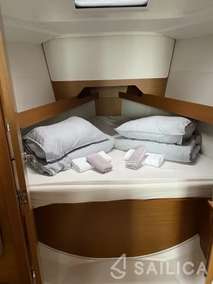 Sun Odyssey 349 - Yacht Charter Sailica