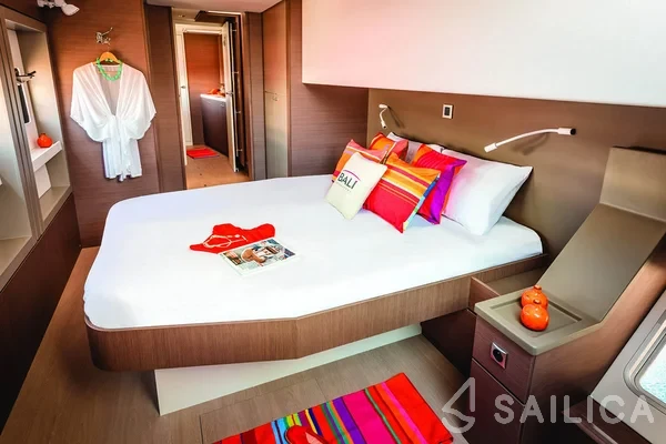 Bali 4.8  - Yacht Charter Sailica