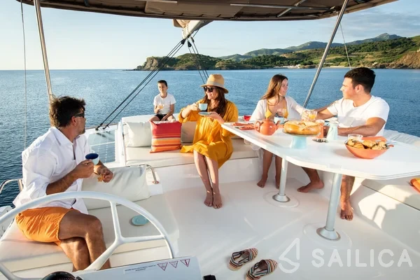 Bali 4.8  - Yacht Charter Sailica
