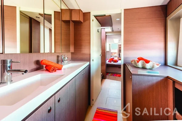 Bali 4.8  - Yacht Charter Sailica