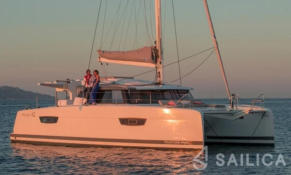 Astréa 42 - Yacht Charter Sailica