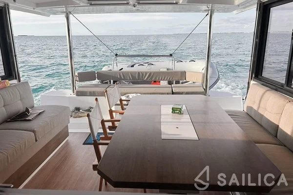 Bali 4.4 - Yacht Charter Sailica