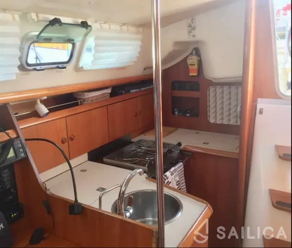 Sun Odyssey 32 - Yacht Charter Sailica