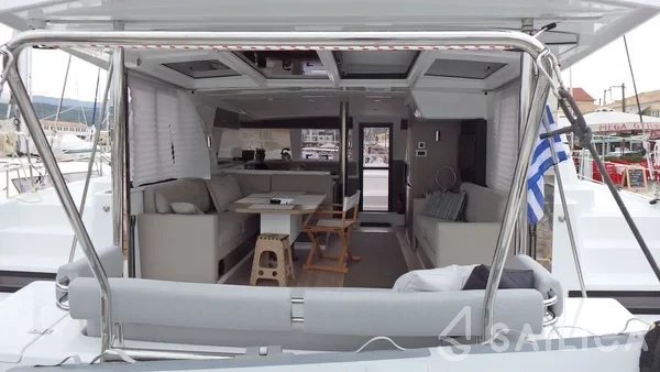 Bali 4.2 - Yacht Charter Sailica