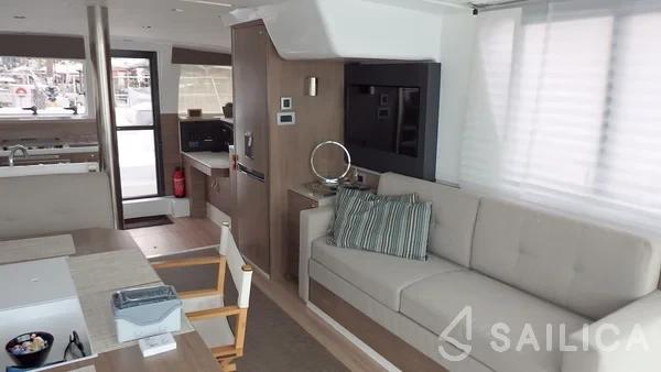 Bali 4.2 - Yacht Charter Sailica