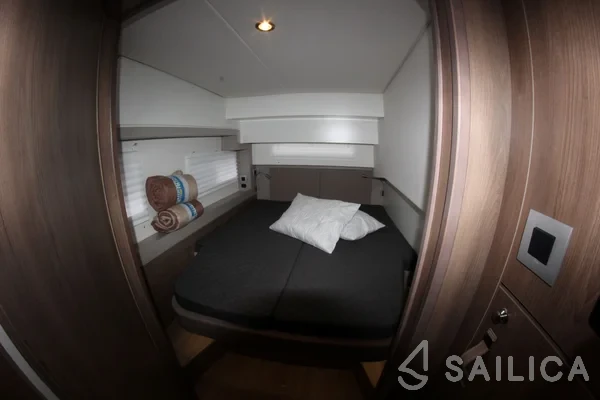Bali 4.2 - Yacht Charter Sailica