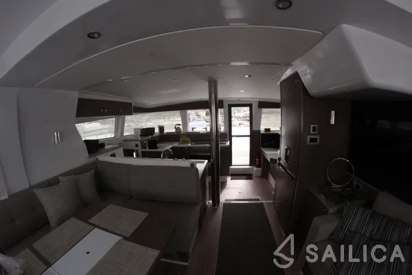 Bali 4.2 - Yacht Charter Sailica