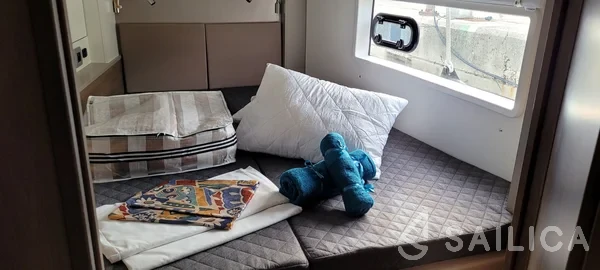 Bali 4.2 - Yacht Charter Sailica