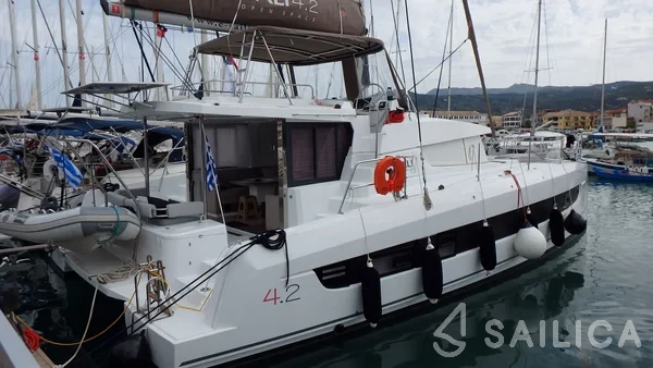 Bali 4.2 - Yacht Charter Sailica
