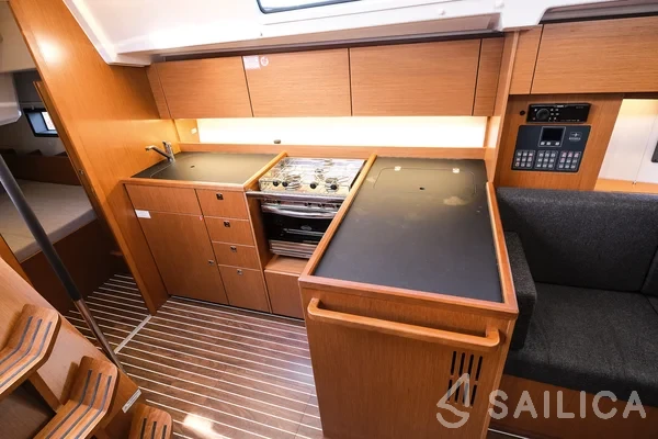 Bavaria C38 - Photo #33 Bavaria C38 - Yacht Charter Sailica