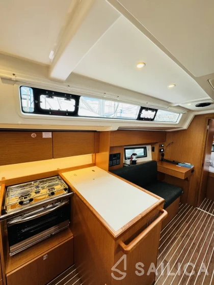 Bavaria C38 - Photo #35 Bavaria C38 - Yacht Charter Sailica