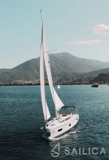 Bavaria C38 - Yacht Charter Sailica