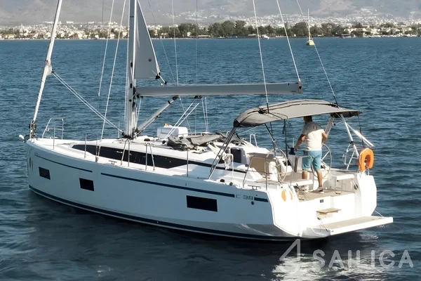 Bavaria C38 - Yacht Charter Sailica