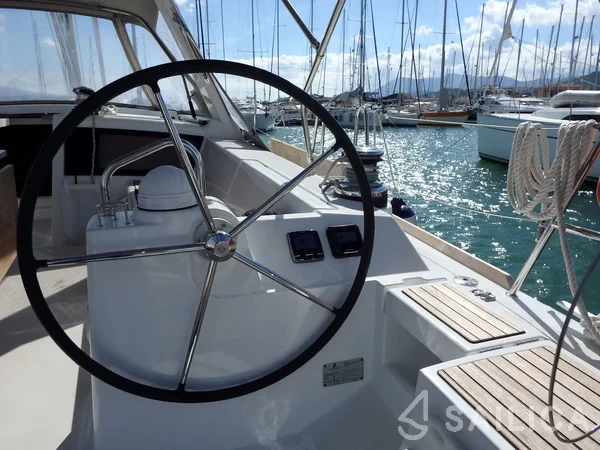 Oceanis 48 - Yacht Charter Sailica