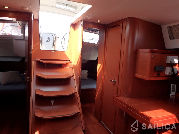 Oceanis 48 - Yacht Charter Sailica