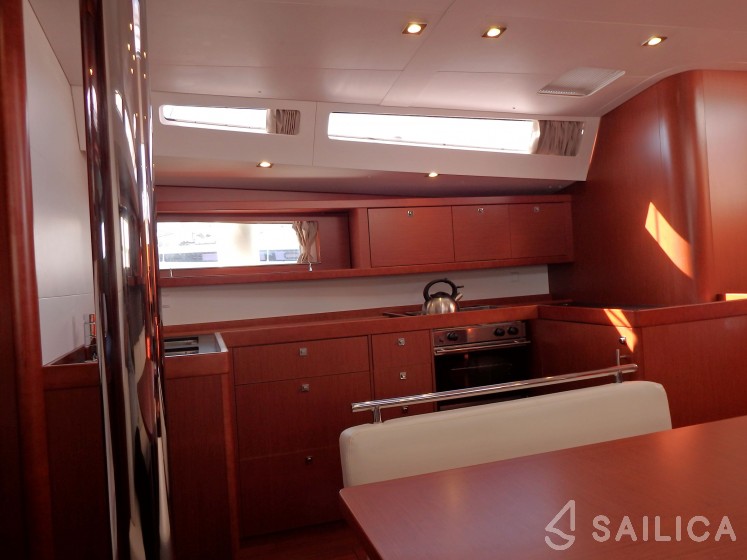 Oceanis 48 - Yacht Charter Sailica