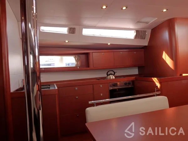 Oceanis 48 - Yacht Charter Sailica