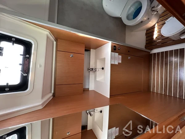 Bavaria C42 - Yacht Charter Sailica