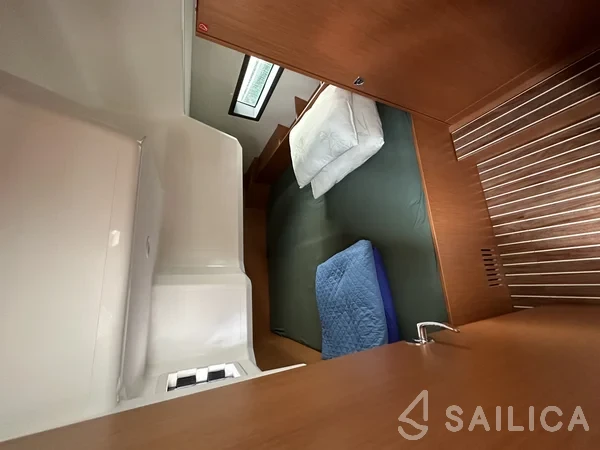Bavaria C42 - Yacht Charter Sailica